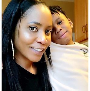 Meet your Posher, Derrick